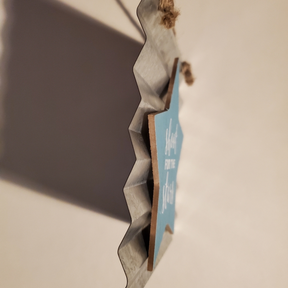 Shoot for the Stars 6" sq metal+wood wall hanging - Picture 2 of 2